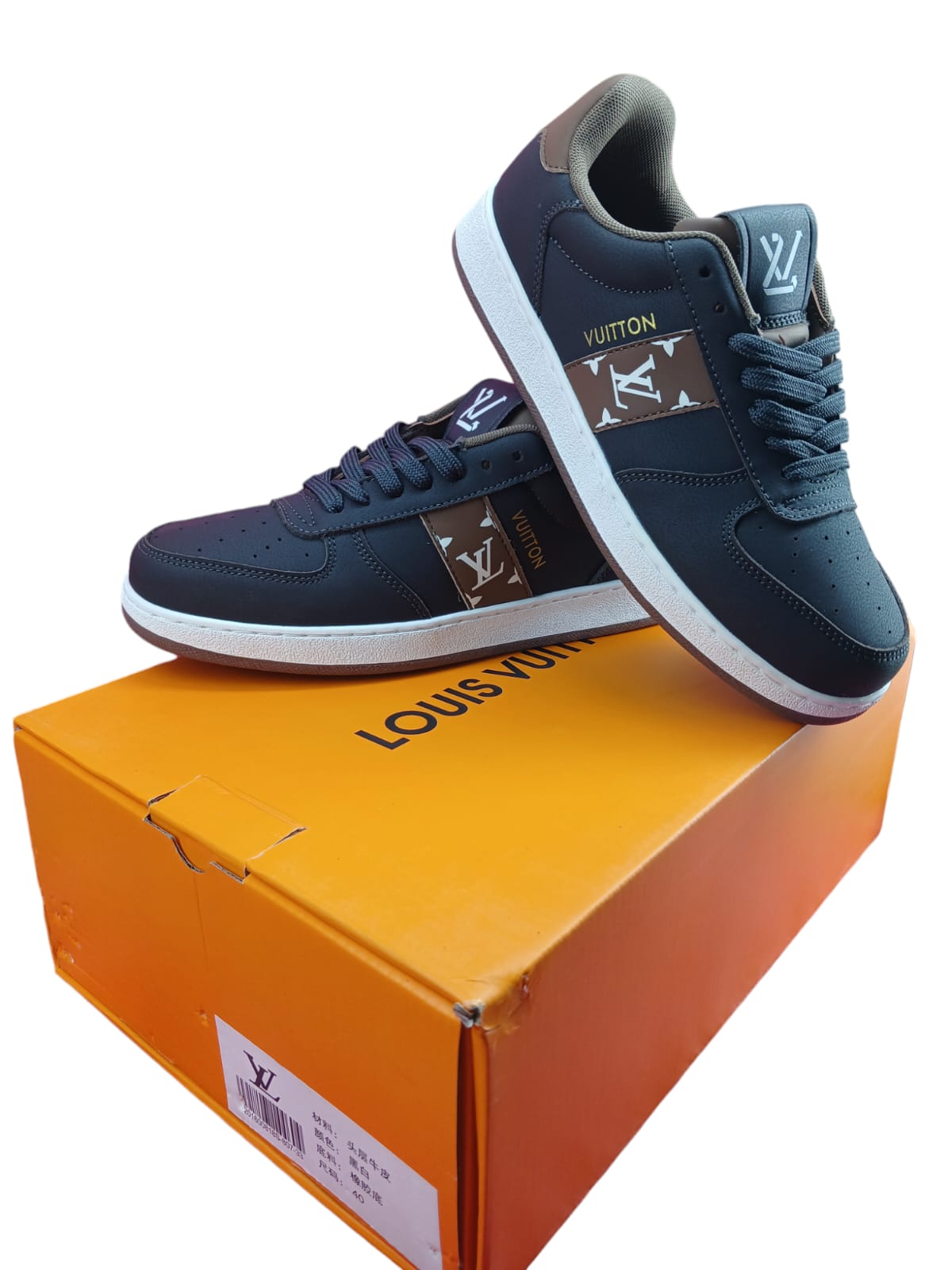 Low Cut Sneaker for Men Black Brown