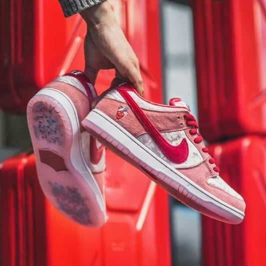 nike sb dunk low strangelove