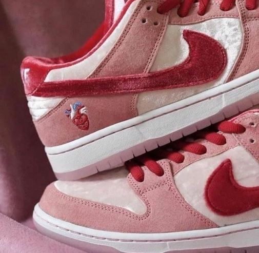 nike sb dunk low strangelove for Women